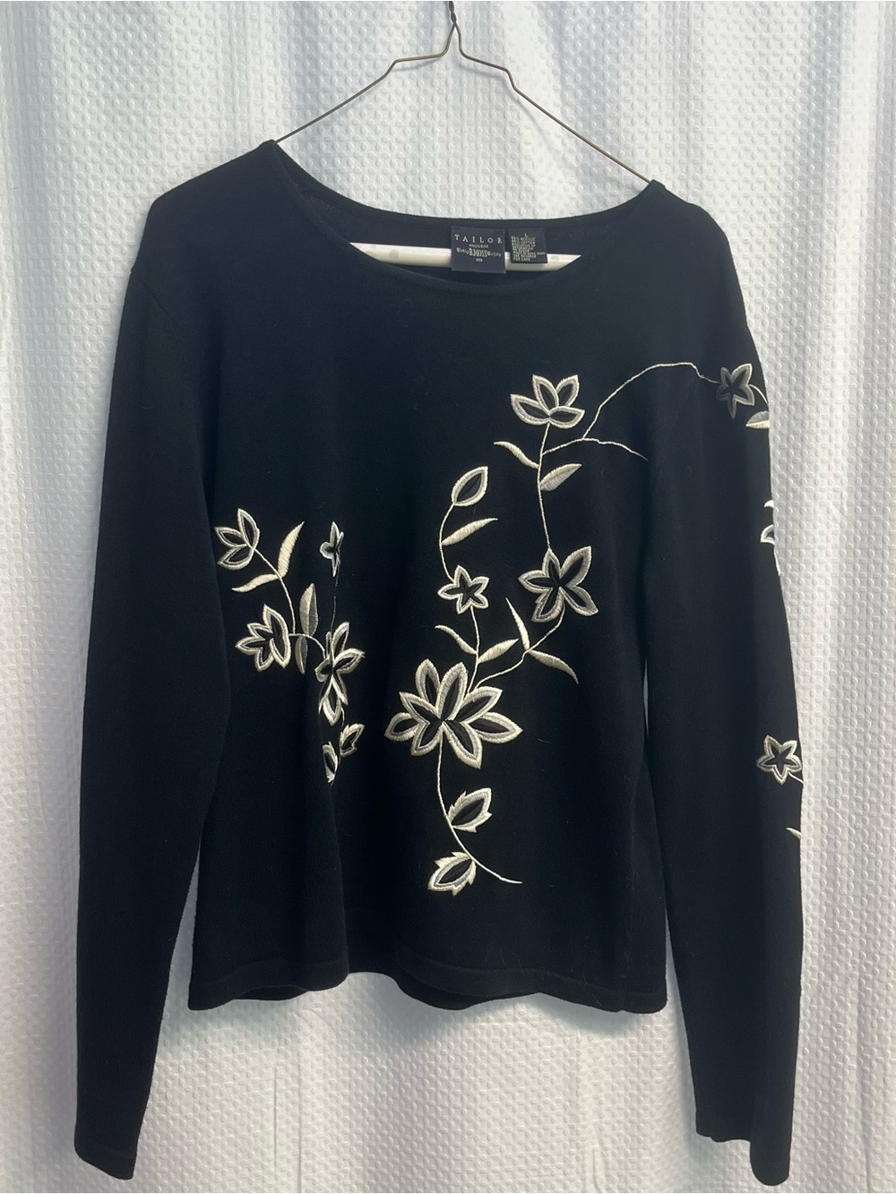 Tailor vtg Black Sweater with Cream‎ Floral Embroidery cotton blend classic